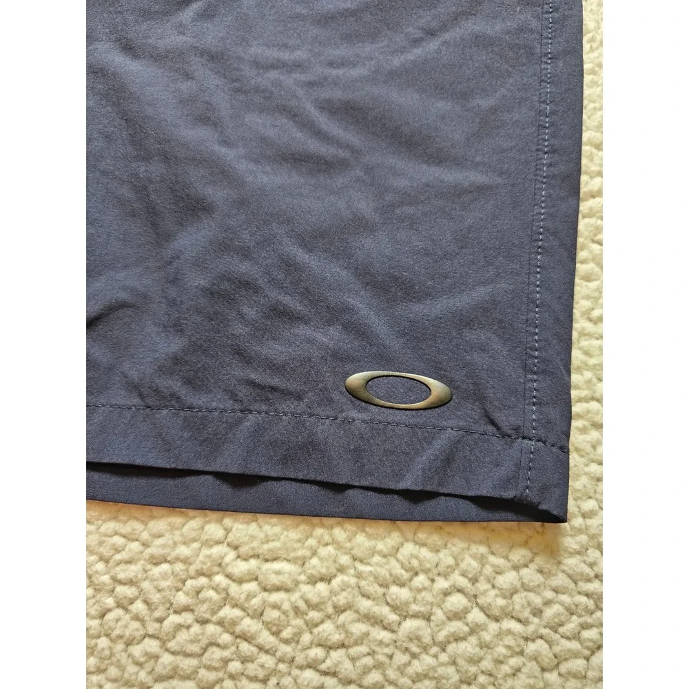 Oakley regular fit